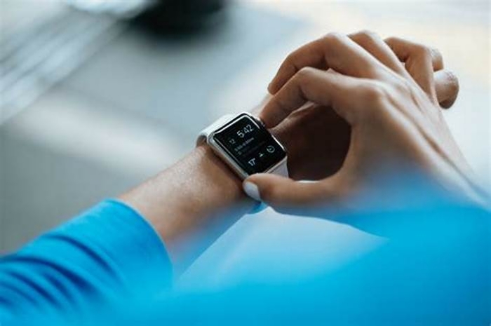 The Role of Wearable Tech in Mobile Fitness Coaching